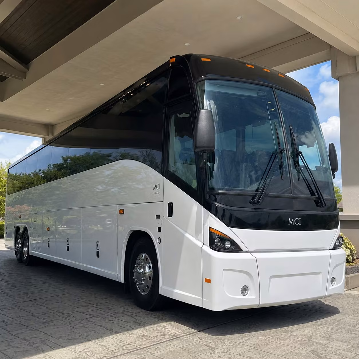 miami international airport group shuttles from plantation florida